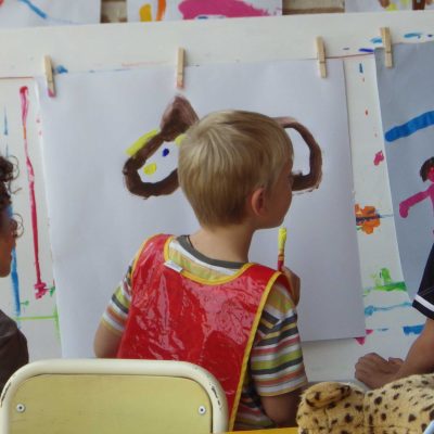 enfants_peinture_ecole4